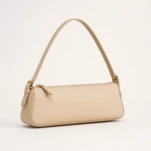 Short rectangular baguette bag worn under the arm
